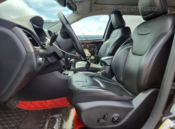1C4PJMDN5KD117450 2019 JEEP CHEROKEE Черный Вид салона спереди