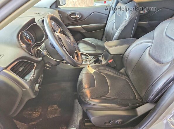 1C4PJMDN9KD180180 2019 JEEP CHEROKEE Silver Սալոնի դիմացի տեսք