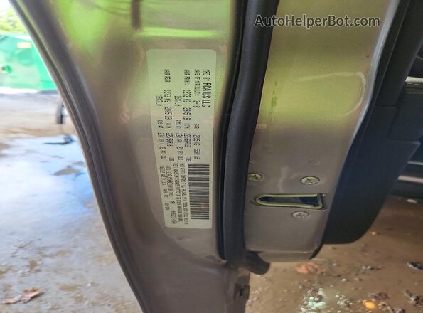 1C4PJMDN9KD180180 2019 JEEP CHEROKEE Silver Սալոնի 360 աստիճան տեսք