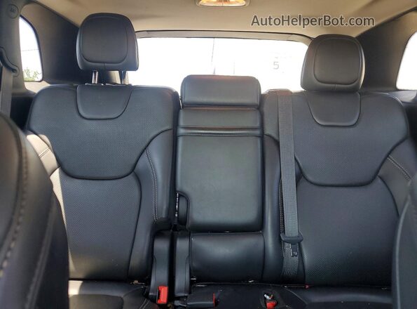 1C4PJMDS1HW613154 2017 JEEP CHEROKEE White Rear seats view