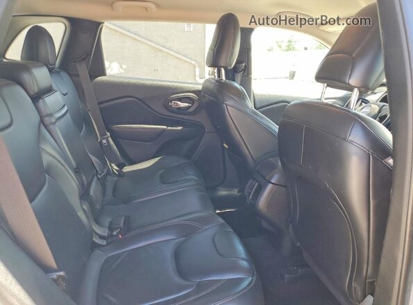 1C4PJMDS3HW544631 2017 JEEP CHEROKEE White Вид задньої частини салону