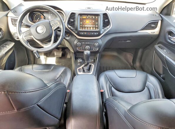 1C4PJMDS8HW558590 2017 JEEP CHEROKEE Gray Dashboard view