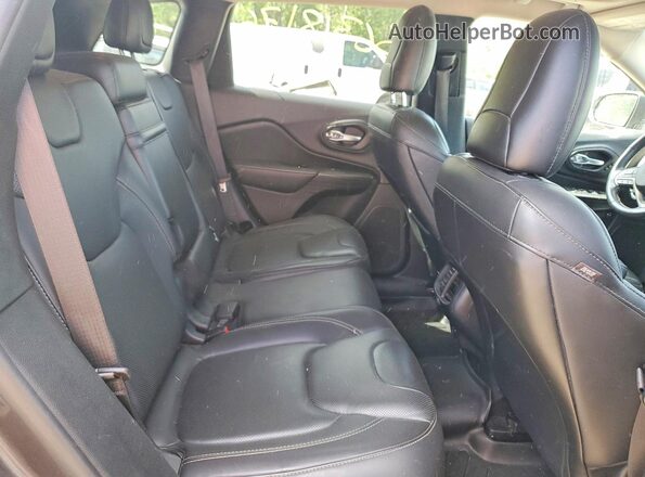 1C4PJMDS8HW558590 2017 JEEP CHEROKEE Gray Rear interior view
