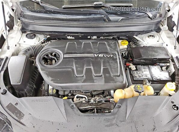 1C4PJMDX1KD105054 2019 JEEP CHEROKEE Белый Вид задней части салона
