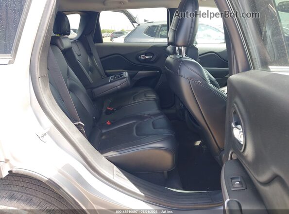 1C4PJMDX1KD133405 2019 JEEP CHEROKEE Silver VIN sticker view