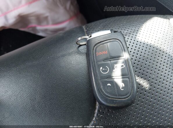 1C4PJMDX1KD133405 2019 JEEP CHEROKEE Silver Dashboard view