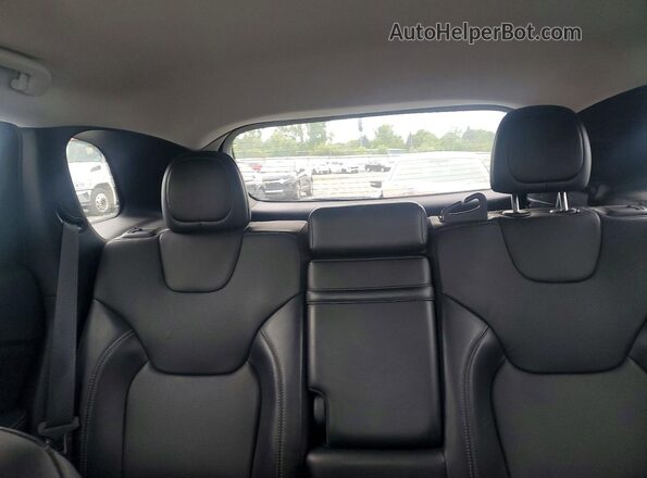 1C4PJMDX1KD398101 2019 JEEP CHEROKEE Red Widok tylnych siedzeń