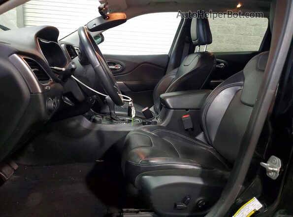 1C4PJMDX2KD140153 2019 JEEP CHEROKEE Black Widok wnętrza z przodu