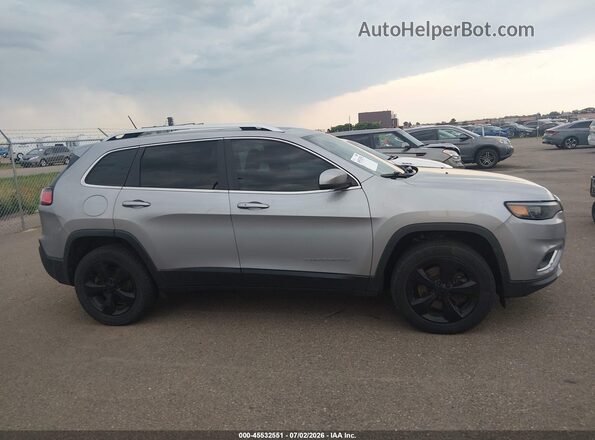 1C4PJMDX2LD509756 2020 JEEP CHEROKEE Silver Vista interior trasera