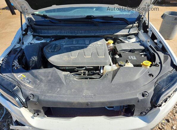 1C4PJMDX3KD136323 2019 JEEP CHEROKEE White უკანა სალონის ხედი