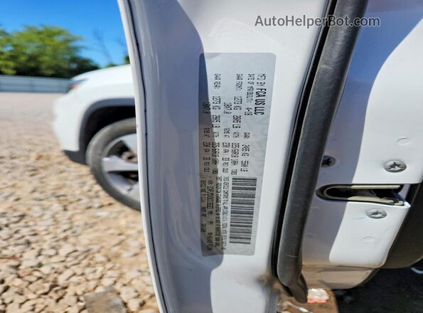 1C4PJMDX3KD136323 2019 JEEP CHEROKEE White ძრავის განყოფილების ხედი