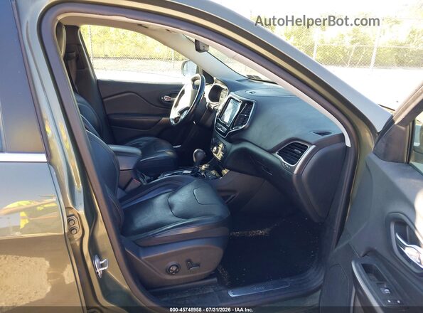 1C4PJMDX3KD268174 2019 JEEP CHEROKEE Green Front interior view