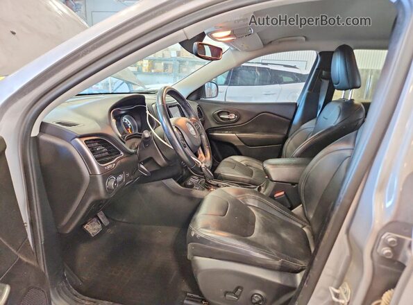 1C4PJMDX3LD506607 2020 JEEP CHEROKEE Серебряный Вид салона спереди