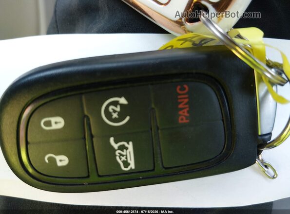 1C4PJMDX3LD516988 2020 JEEP CHEROKEE White Vista del salpicadero