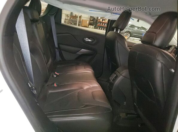 1C4PJMDX3LD558805 2020 JEEP CHEROKEE White უკანა სალონის ხედი