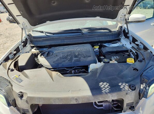 1C4PJMDX3LD566466 2020 JEEP CHEROKEE White Вид задньої частини салону