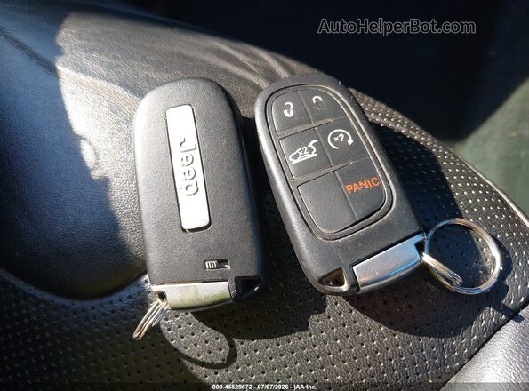 1C4PJMDX5KD461796 2019 JEEP CHEROKEE Синий Вид панели приборов