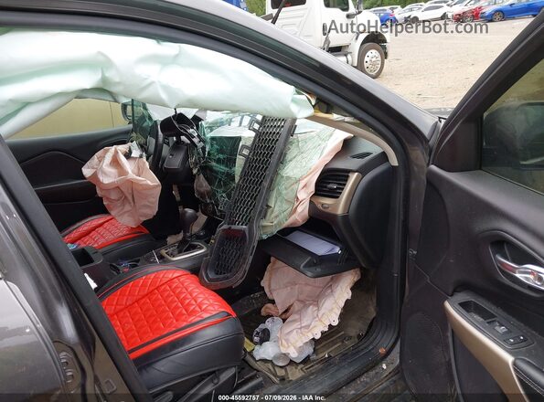 1C4PJMDX6JD576289 2018 JEEP CHEROKEE Gray Вид салону спереду