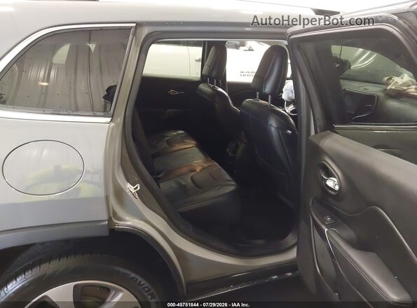 1C4PJMDX6KD492040 2019 JEEP CHEROKEE Gray VIN կոդի պիտակի տեսք