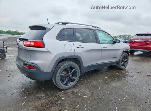 1C4PJMDX7JD575491 2018 JEEP CHEROKEE Silver Tył prawy