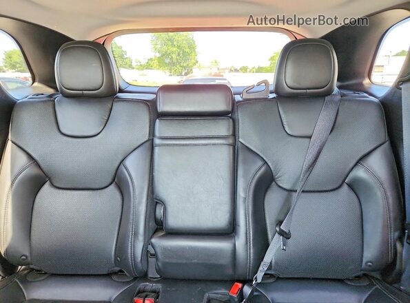 1C4PJMDX7KD317702 2019 JEEP CHEROKEE White Rear seats view