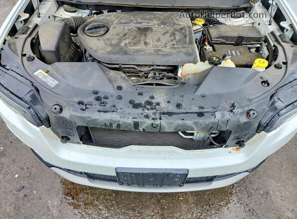 1C4PJMDX8KD423544 2019 JEEP CHEROKEE White Engine compartment view