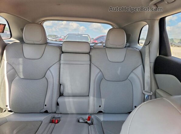 1C4PJMDX9KD422967 2019 JEEP CHEROKEE Burgundy Widok tylnych siedzeń