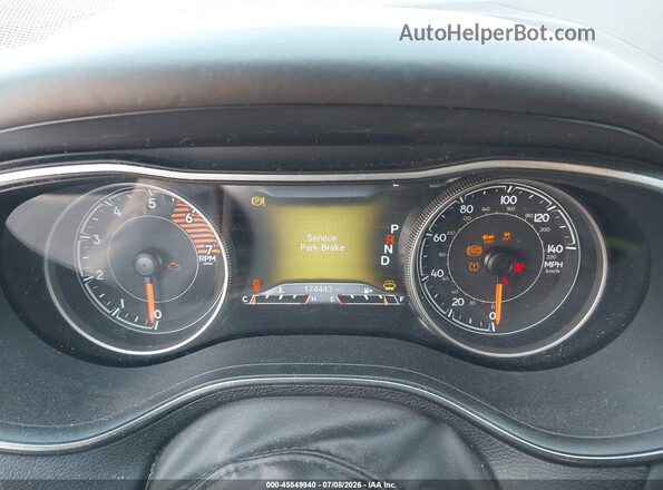 1C4PJMJN9KD233528 2019 JEEP CHEROKEE Gray Widok tylnych siedzeń
