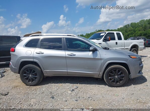 1C4PJMJS2GW340051 2016 JEEP CHEROKEE Silver Rear interior view