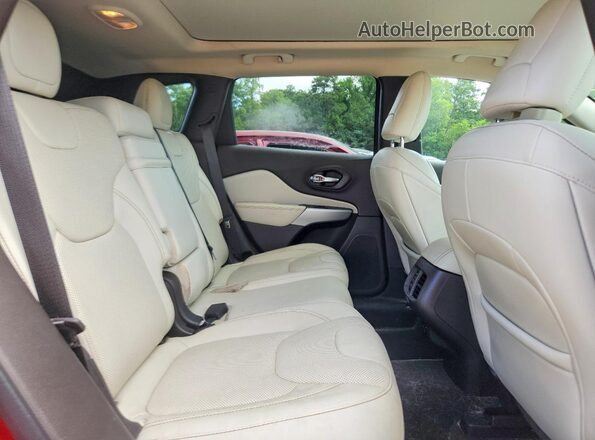 1C4PJMJS6HW606074 2017 JEEP CHEROKEE Red Вид задньої частини салону