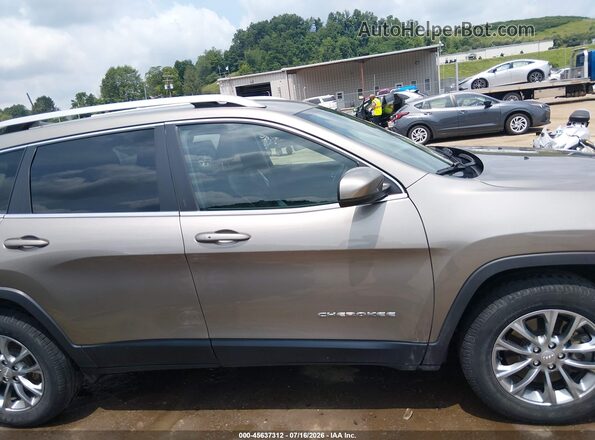 1C4PJMLB0KD105357 2019 JEEP CHEROKEE Tan უკანა სალონის ხედი