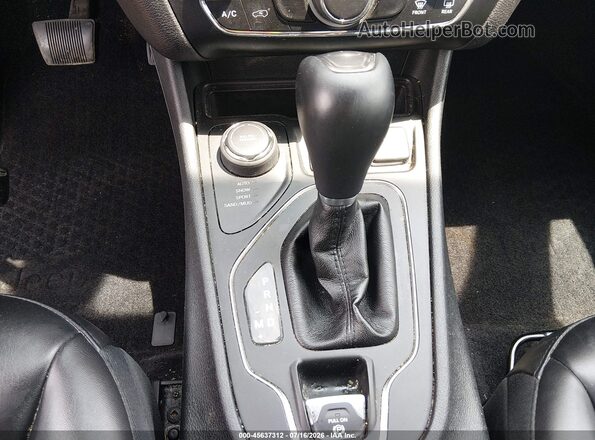 1C4PJMLB0KD105357 2019 JEEP CHEROKEE Tan 