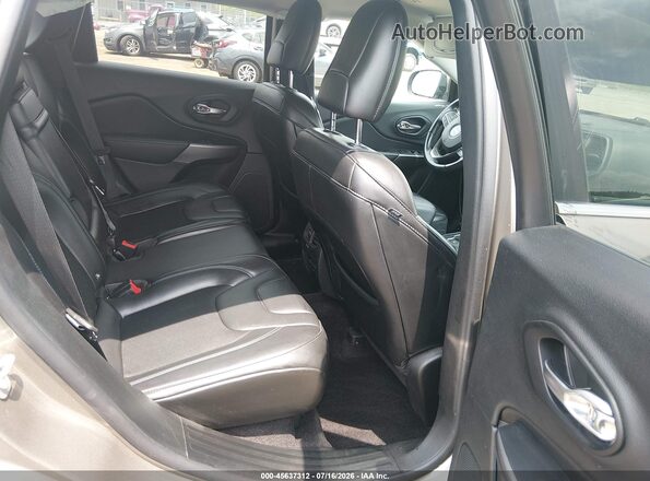 1C4PJMLB0KD105357 2019 JEEP CHEROKEE Tan VIN კოდის სტიკერის ხედი