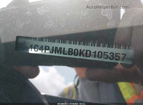 1C4PJMLB0KD105357 2019 JEEP CHEROKEE Tan ძრავის განყოფილების ხედი
