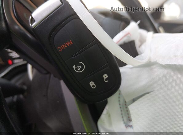 1C4PJMLB0MD105474 2021 JEEP CHEROKEE Черный Вид панели приборов
