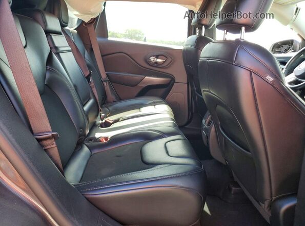 1C4PJMLB2KD268933 2019 JEEP CHEROKEE Gray Вид задньої частини салону