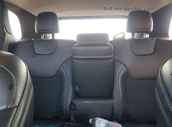 1C4PJMLB2KD367428 2019 JEEP CHEROKEE Gray Հետևի նստատեղերի տեսք
