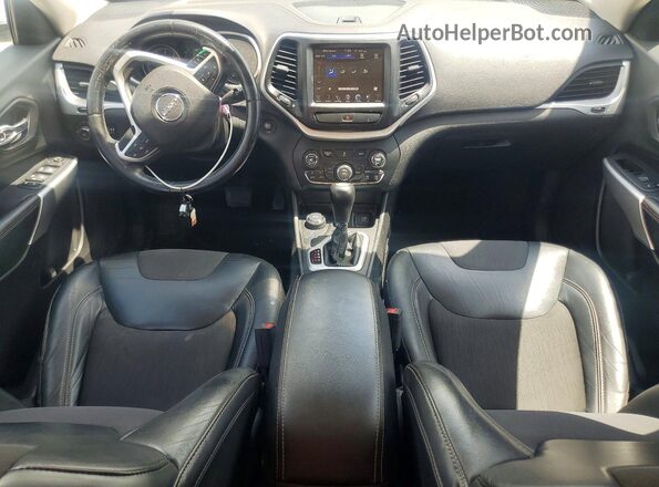 1C4PJMLB3JD581732 2018 JEEP CHEROKEE White Dashboard view