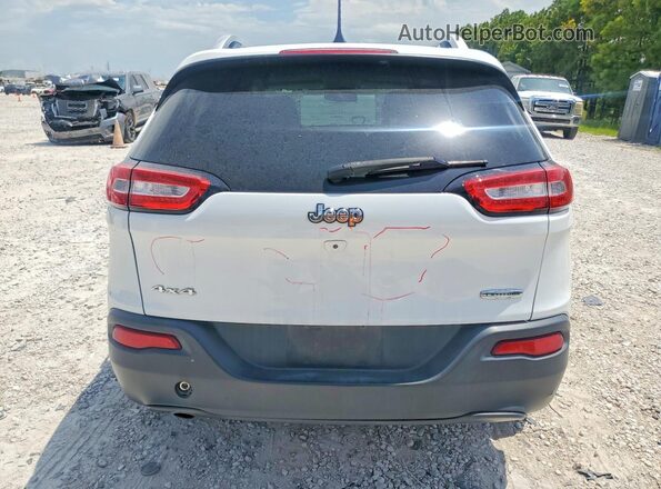 1C4PJMLB3JD581732 2018 JEEP CHEROKEE White Rear view