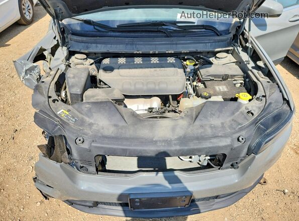 1C4PJMLB4LD622808 2020 JEEP CHEROKEE Gray Rear interior view