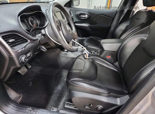 1C4PJMLB6KD169984 2019 JEEP CHEROKEE Silver Սալոնի դիմացի տեսք