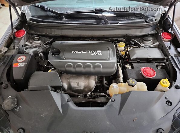 1C4PJMLB6KD169984 2019 JEEP CHEROKEE Silver Շարժիչի բաժամունքի տեսք