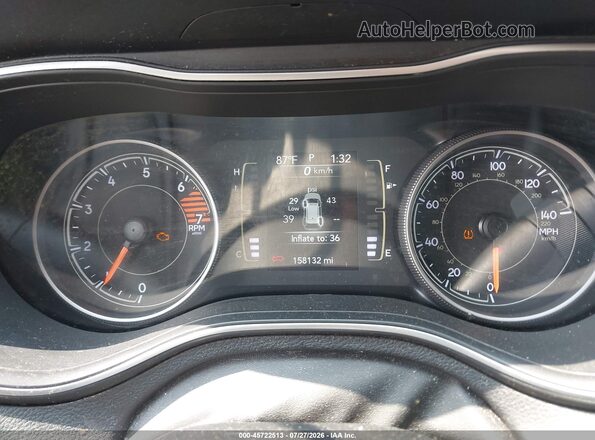 1C4PJMLB6KD472781 2019 JEEP CHEROKEE Black Widok tylnych siedzeń