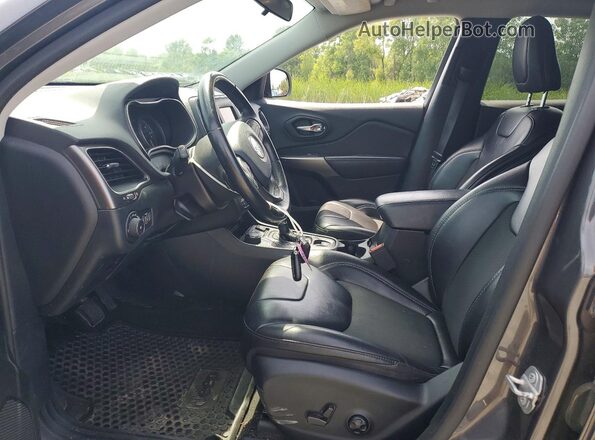 1C4PJMLB7KD412783 2019 JEEP CHEROKEE Черный Вид салона спереди