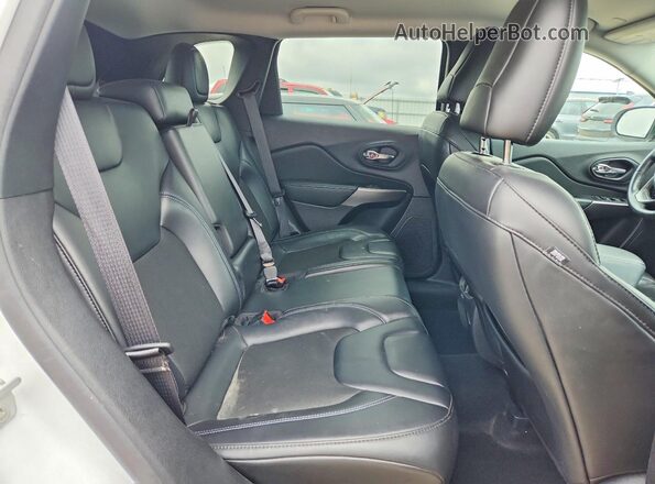 1C4PJMLB7MD190586 2021 JEEP CHEROKEE White Вид задньої частини салону