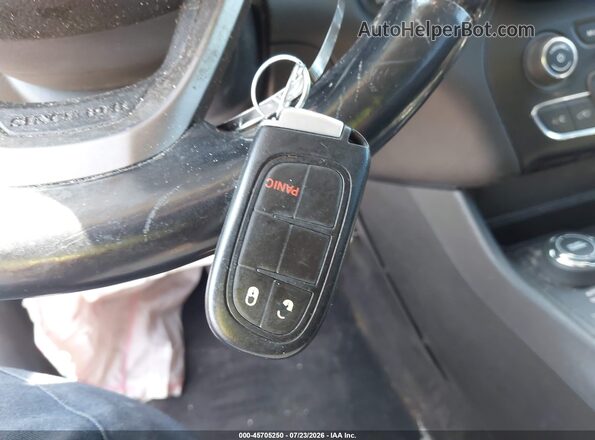 1C4PJMLB8KD234236 2019 JEEP CHEROKEE White Vista del salpicadero