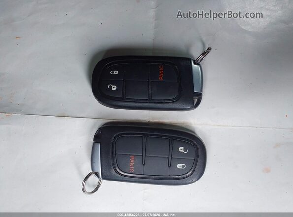 1C4PJMLB8KD482194 2019 JEEP CHEROKEE Черный Вид панели приборов