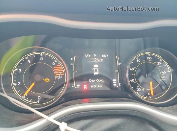 1C4PJMLB9JD607556 2018 JEEP CHEROKEE Gray Instrument cluster view