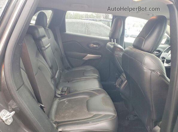 1C4PJMLB9JD607556 2018 JEEP CHEROKEE Gray Rear interior view