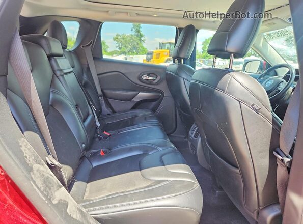 1C4PJMLN2KD167840 2019 JEEP CHEROKEE Red Вид задньої частини салону